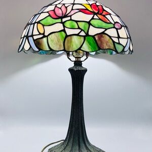 Tiffany Style Stained Glass Table Lamp with Floral Design